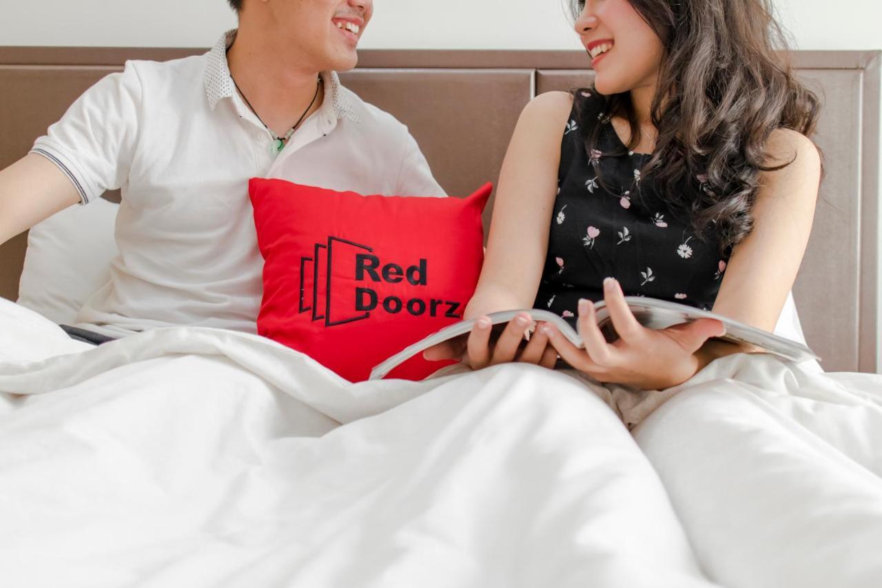 Reddoorz Near Hoa Lu Stadium Ho Şi Min Dış mekan fotoğraf